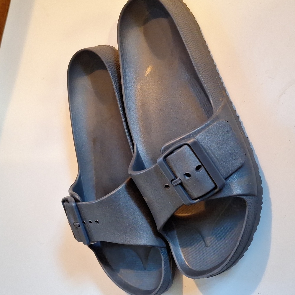 Gray Slides NWOT Size 7